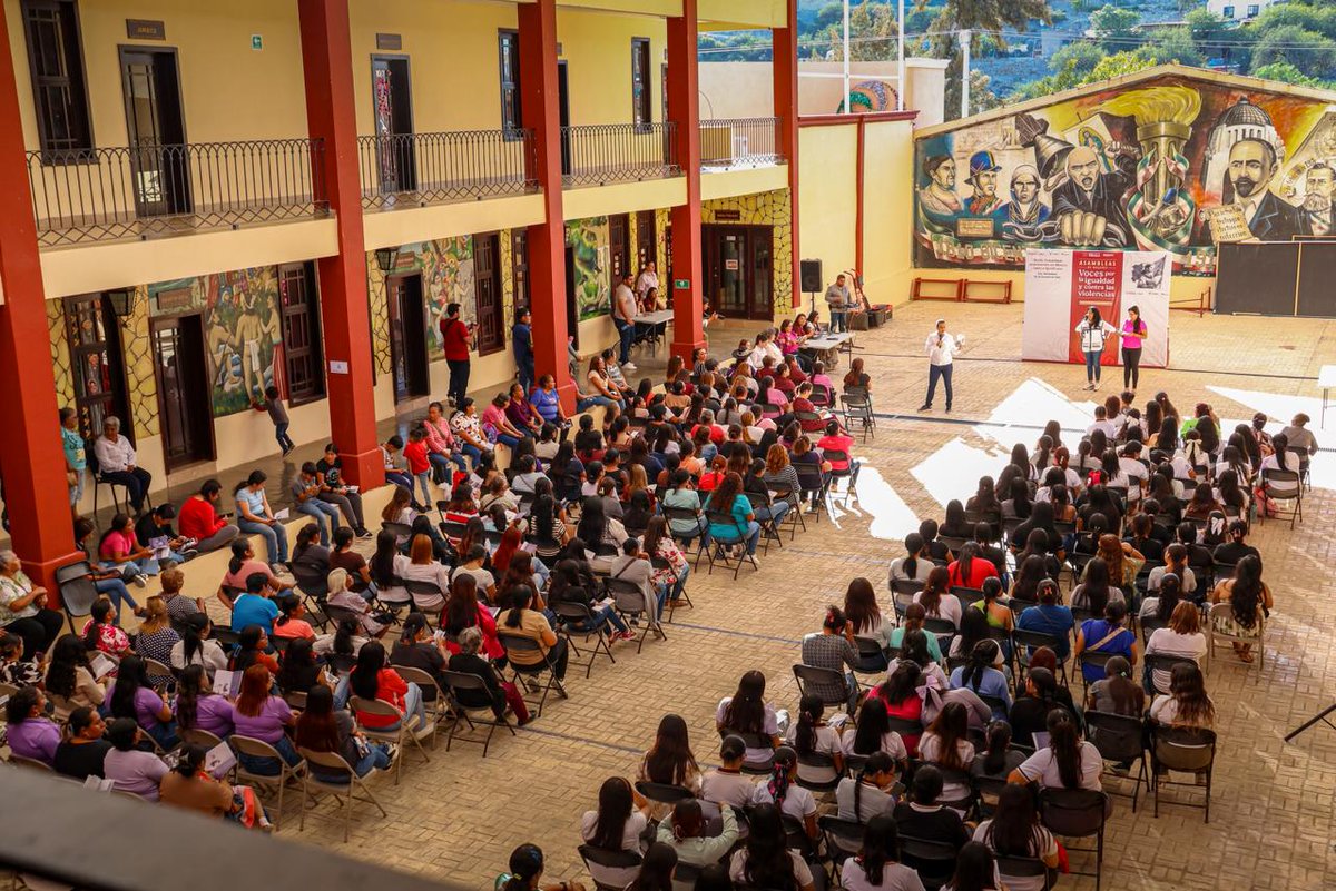 Las mujeres de Tula, #Tamaulipas, participaron hoy en la Asamblea #VocesPorLaIgualdad y #VocesContraLasViolencias, un espacio para visibilizar nuestros problemas y proponer las soluciones para avanzar hacia una vida libre de violencias.

#EsTiempoDeMujeres