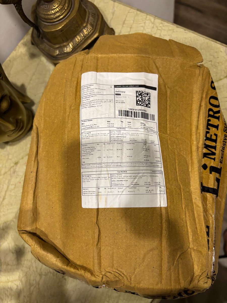 ruchisethi3's tweet photo. I bought 20 sets of 6 glasses each on Meesho. recd 1 set, 19 r short, it's been a wk they hv not resolved &amp; after escalation they changed the cmplt ID and deleted all my cmplt history  MST ID - 1634286952 26 sep
@meesho_support @viditaatrey https://t.co/i76UGhmOEq