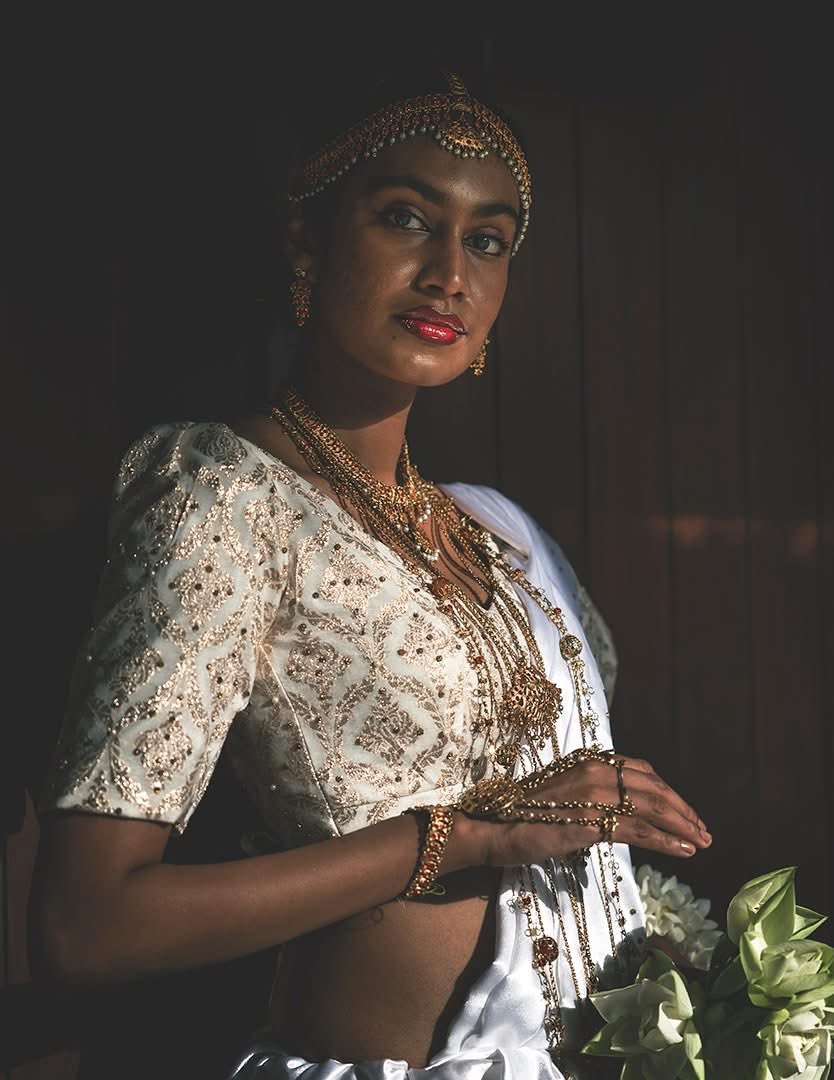 S_MorningLight's tweet photo. LANKAN BRIDE #3
Casiny George, for Dhivara Luxury Clothing, Sri Lanka, Aug 2025. More@ https://t.co/zZ0A2CgQHO
#fashionmag #FashionEditor #fashionphotography #portraitphotographercolombo #srilankanfashion #srilankanbrides #beautifulwomen https://t.co/nTW5HRMyST