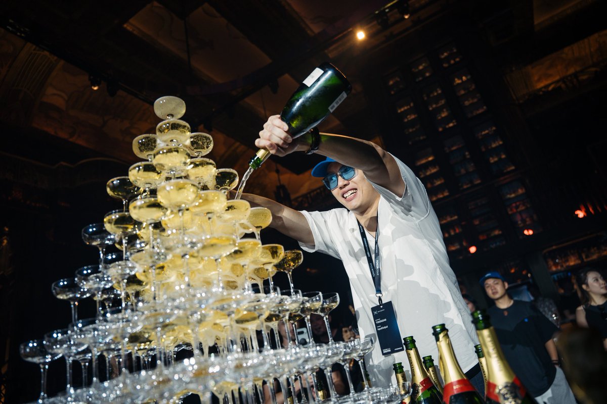 goheesheng's tweet image. The Legendary Base Team~~