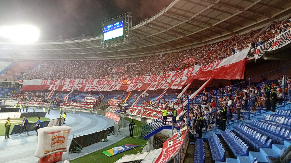 JoelReal1104's tweet photo. Muchas gracias a @fmcvconjunior @insolado @FunMuseoMLM @FMCVidas @JunioristasVpar @BryanOrozcoLl @juancarlosescaf @camilopinto #SorteosFmcv #VamosJunior #TodosAlMetro Por la boleta gracias a ustedes pude disfrutar de este partido y ojalá y pueda seguir ganando estos sorteos FMCV https://t.co/Rgt1hHKVOO