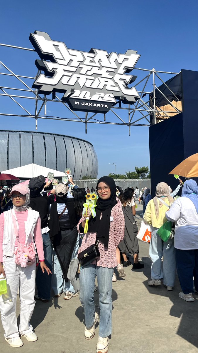 revalyeah's tweet photo. Camera crumbs
#TDS4inJAKARTA https://t.co/cXaSBY16uc