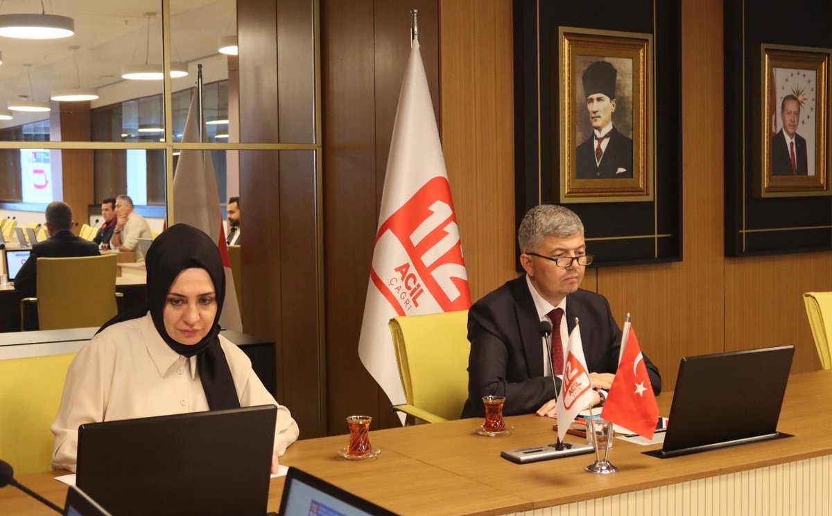 112 Acil Çağrı Merkezi Vali Yardımcısı Sayın Okan LEBLEBİCİER Başkanlığında, kurum amirlerinin katılımı ile aylık değerlendirme toplantısı gerçekleştirildi.