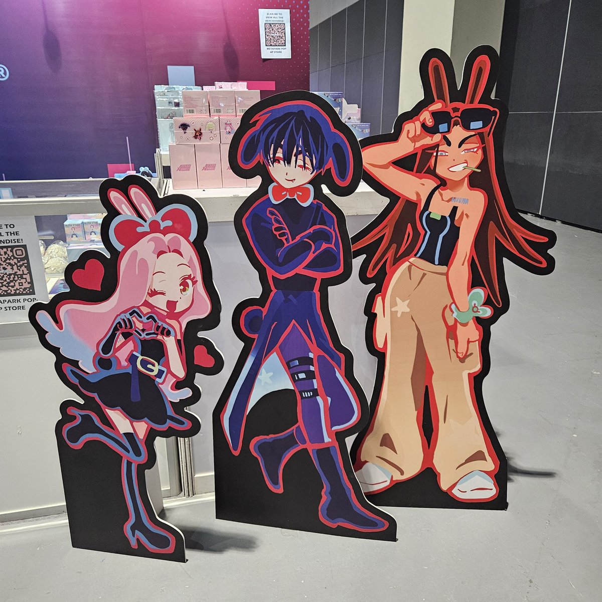 bbunbuns's tweet photo. OMMGGG THE STANDEES https://t.co/J8Z6c7AAA2