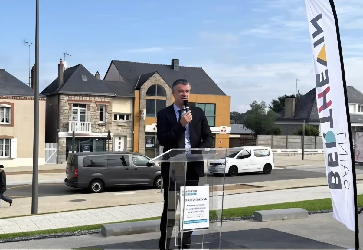 Yannick BORDE (@yannickborde) on Twitter photo 1,9 km 24m de large soit 45600m2 aménagés. Il aura fallu 3 tranches prés de 20 ans. Normal pour préserver nos finances et les riverains commerçants et habitants.
27 sept. inaugurat° de la dernière tranche. En 2005 c'était une 4 voies, des feux 1500 camions/ jours.
<a href="/C_desmaires/">Courrier des maires</a> 1,9 km 24m de large soit 45600m2 aménagés. Il aura fallu 3 tranches prés de 20 ans. Normal pour préserver nos finances et les riverains commerçants et habitants.
27 sept. inaugurat° de la dernière tranche. En 2005 c'était une 4 voies, des feux 1500 camions/ jours.
<a href="/C_desmaires/">Courrier des maires</a>
