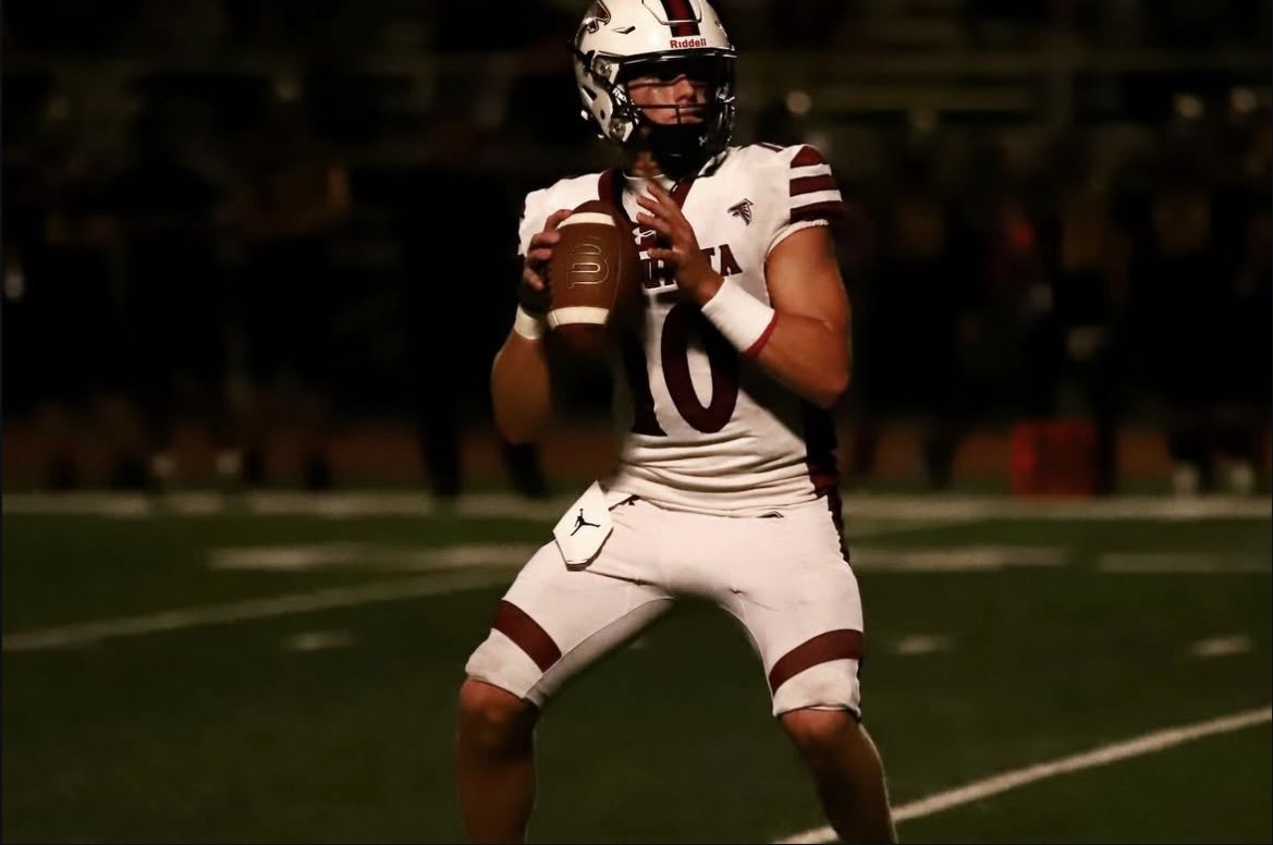 Mid Season Highlights ‼️
QB C/O 26, 6’2 200 lbs

880 passing yards of .651%
12 throwing touchdowns

363 rushing yards , 1 touchdown 
45 total points scored

highlights 👇👇

hudl.com/v/2SsVfJ

<a href="/LaQuintaFB/">La Quinta Football Recruiting</a> <a href="/CoachRuiz75/">Coach Ruiz</a> <a href="/LQHSFootball/">LQHS Football</a> <a href="/Tommyansley11/">Thomas Ansley</a> <a href="/ARPomponio/">Anthony Pomponio</a> <a href="/ScoutNickP/">Coach Nick Pennisi</a>