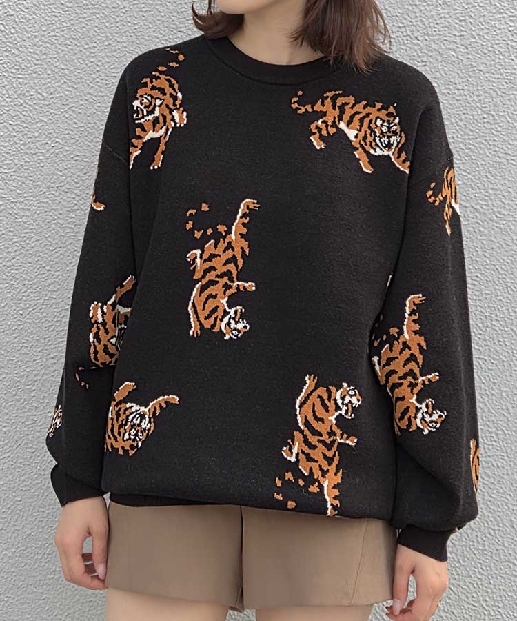 BleuBleuet_inc's tweet image. ╲これ1枚で主役級ニット！🐯😻／
トラ・クロネコ・オバケの総柄が印象的な総柄ニット✨

レトロスタイルや古着MIXコーデにもぴったり👀

アニマル総柄ニット
x.gd/5wGuL
#トラ #クロネコ #オバケ ＃ブルーブルーエ #bleubleuet