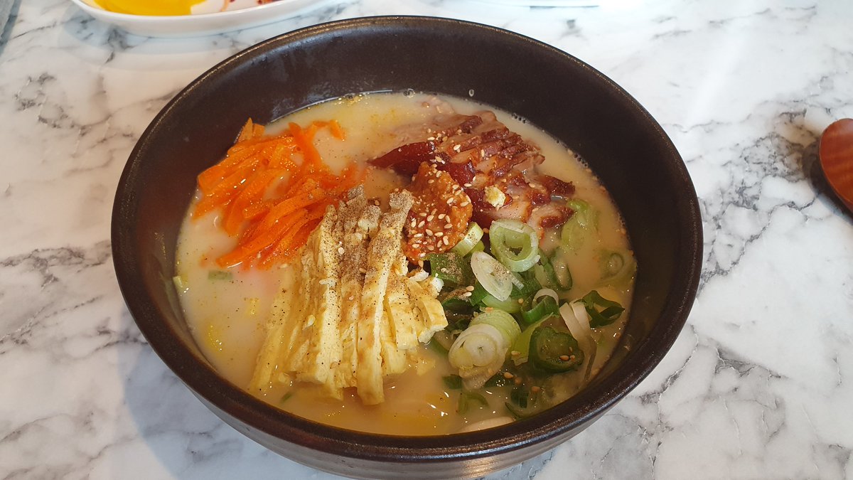 오늘점심 고기국수 근데 제주도보다 여기가 더 맛있더라