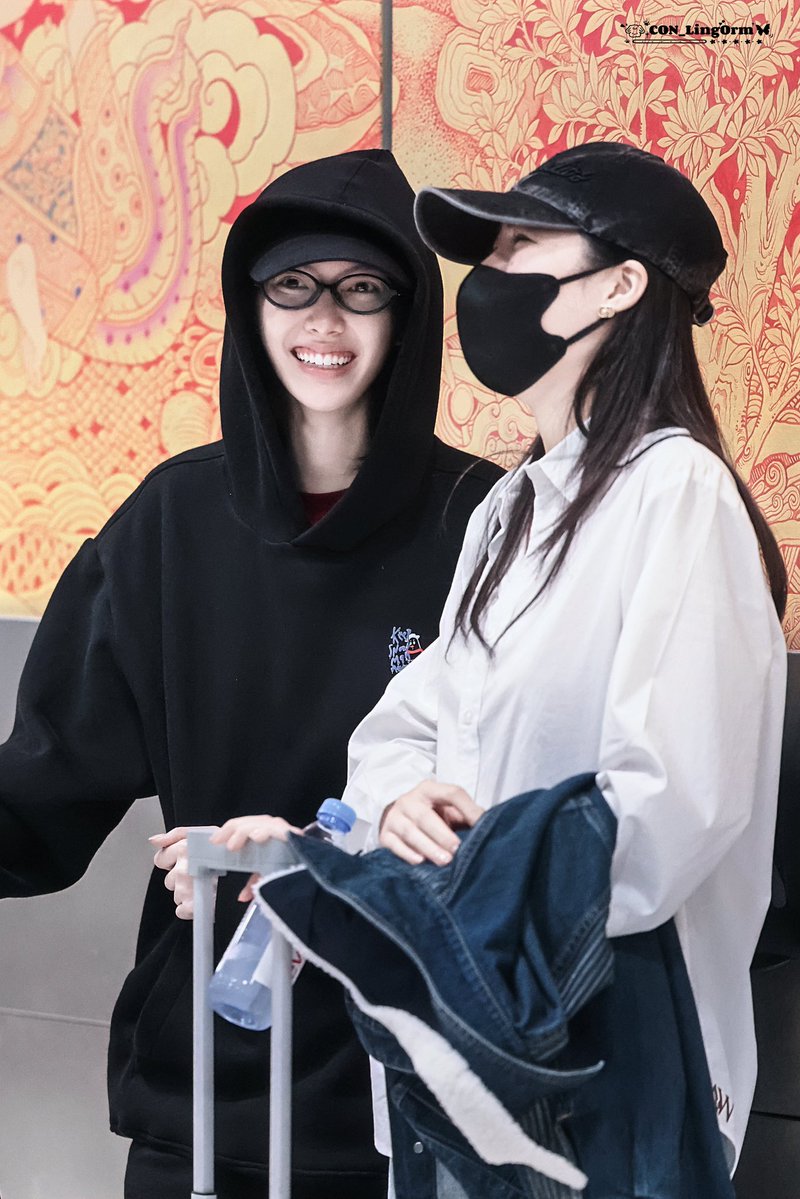 Con_Lingorm's tweet image. 251003

#Linglingkwong #Ormkornnaphat
#LingOrm #Dior #DiorSS26 
#ParisFashionWeek #pfw