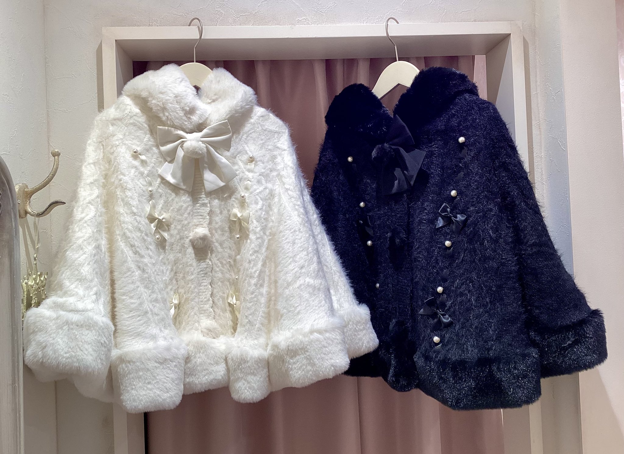 ♡Amavel ハートケーブルニットファーポンチョ♡ ハートケーブル編みニットポンチョ （9351884046567）– Amavel