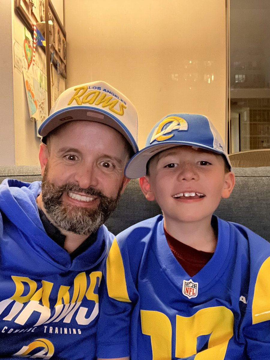 rlblissrios's tweet photo. @FOXImpactoNFL 
Vamos Rams, Rams Fans https://t.co/4utsgkDvpg