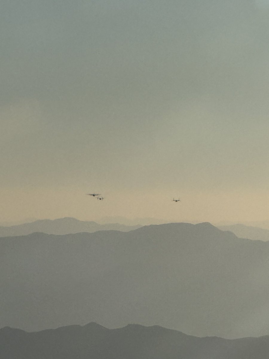 ericjacobbutton's tweet image. C-130 Hercules refueling two V-22 Ospreys this evening 

1KYAE