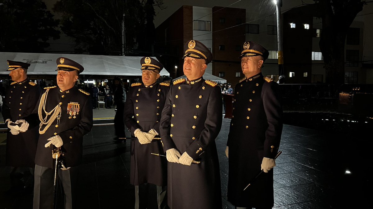 #AEstaHora l En el marco de los #211Años del Arma de Ingenieros, su alma mater, realiza el acto inaugural del monumento “Precisión”, obra tallada por las manos de nuestros soldados la cual es tributó al esfuerzo y coraje de los #IngenierosMilitares.

#PatriaHonorLealtad