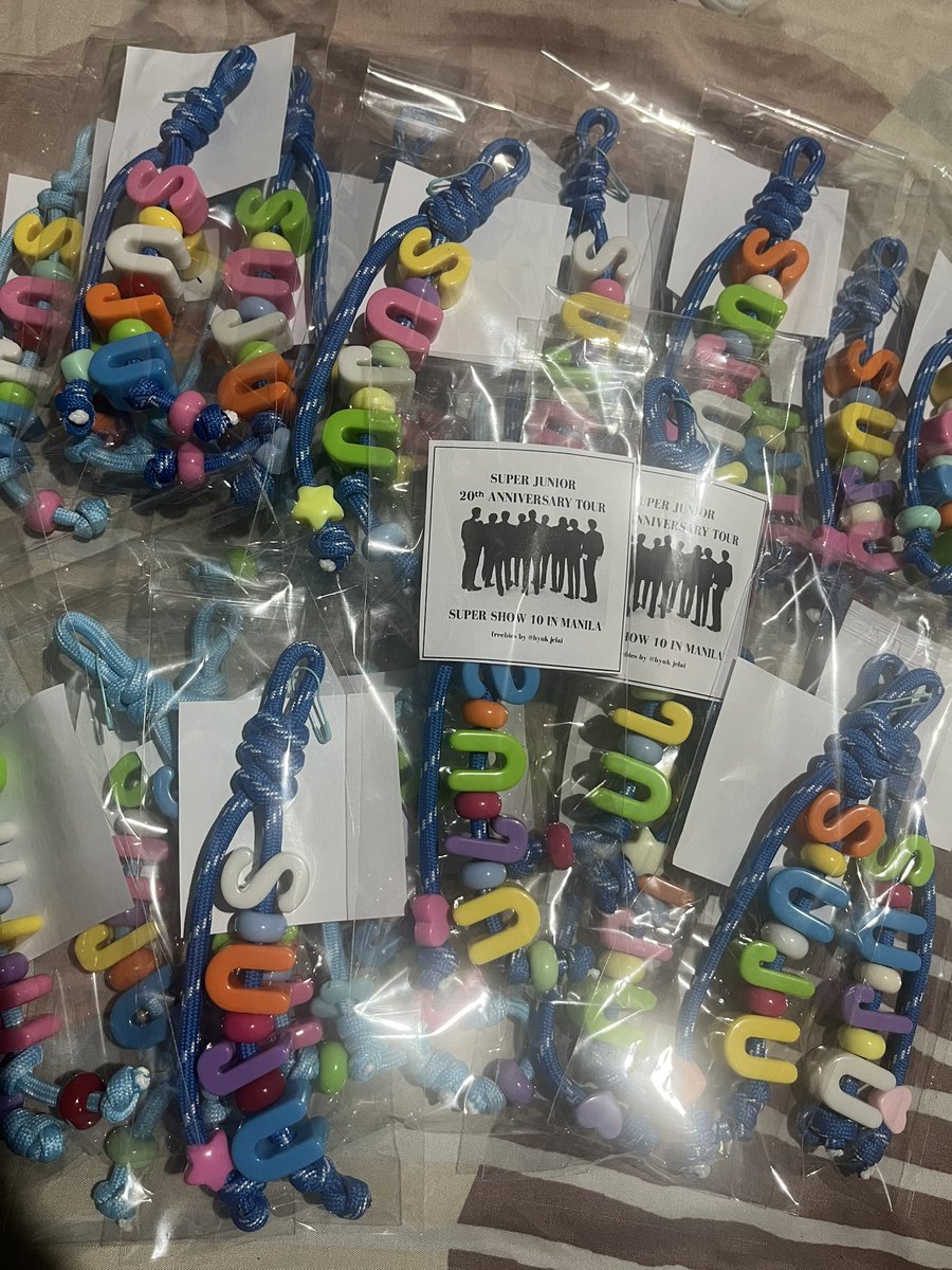 hyuk_jelai's tweet image. Fan support for #SS10inManila

🐰1:1 super limited quantity
🐰 Most likely to give it away before soundcheck around MOA arena or inside royalty standing F
🐰2nd pic sample when used as bag charm
🐰 Will greatly appreciate if you will use it ☺️

#SuperShow10inManila 
#SuperJunior