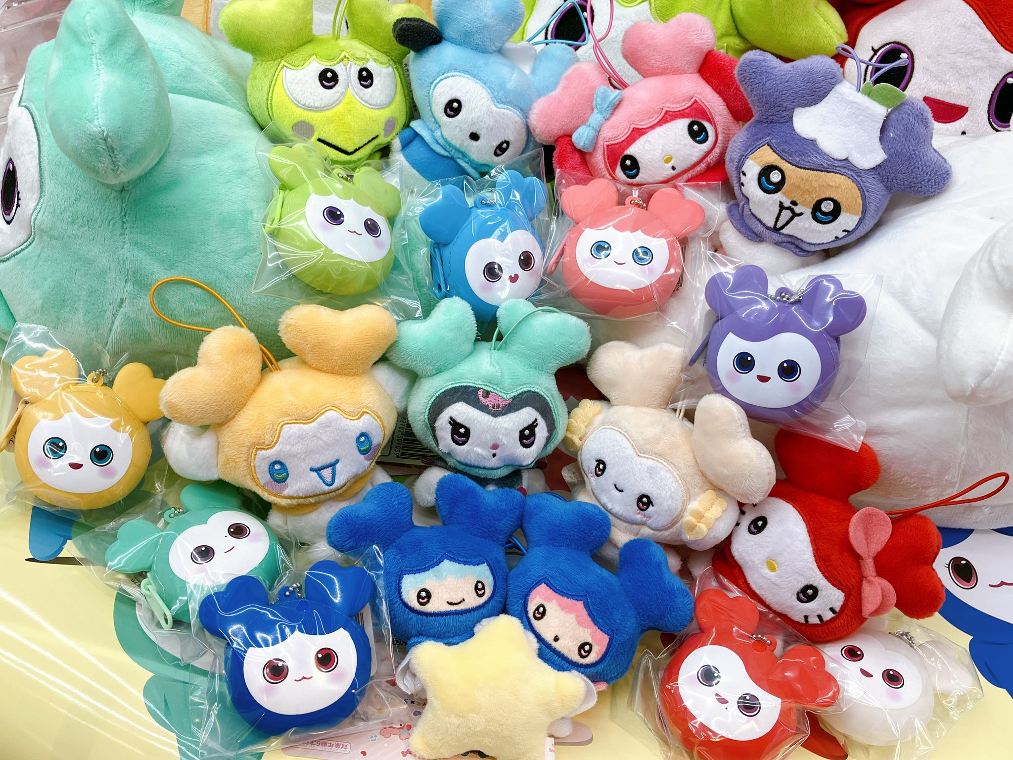 TWICE LOVERYS シリコンミニウォレット サナ TWICE LOVERYS GiGO