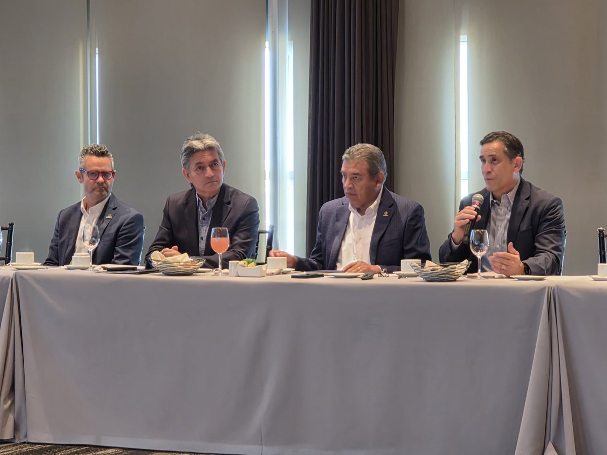 En Coparmex Nuevo León agradecemos al secretario de Educación de Nuevo León, Juan Paura García y a la Diputada Perla Villarreal Valdez, presidenta de la Comisión de Educación Cultura y Deporte del Congreso, por habernos acompañado en nuestra comisión de educación en la que