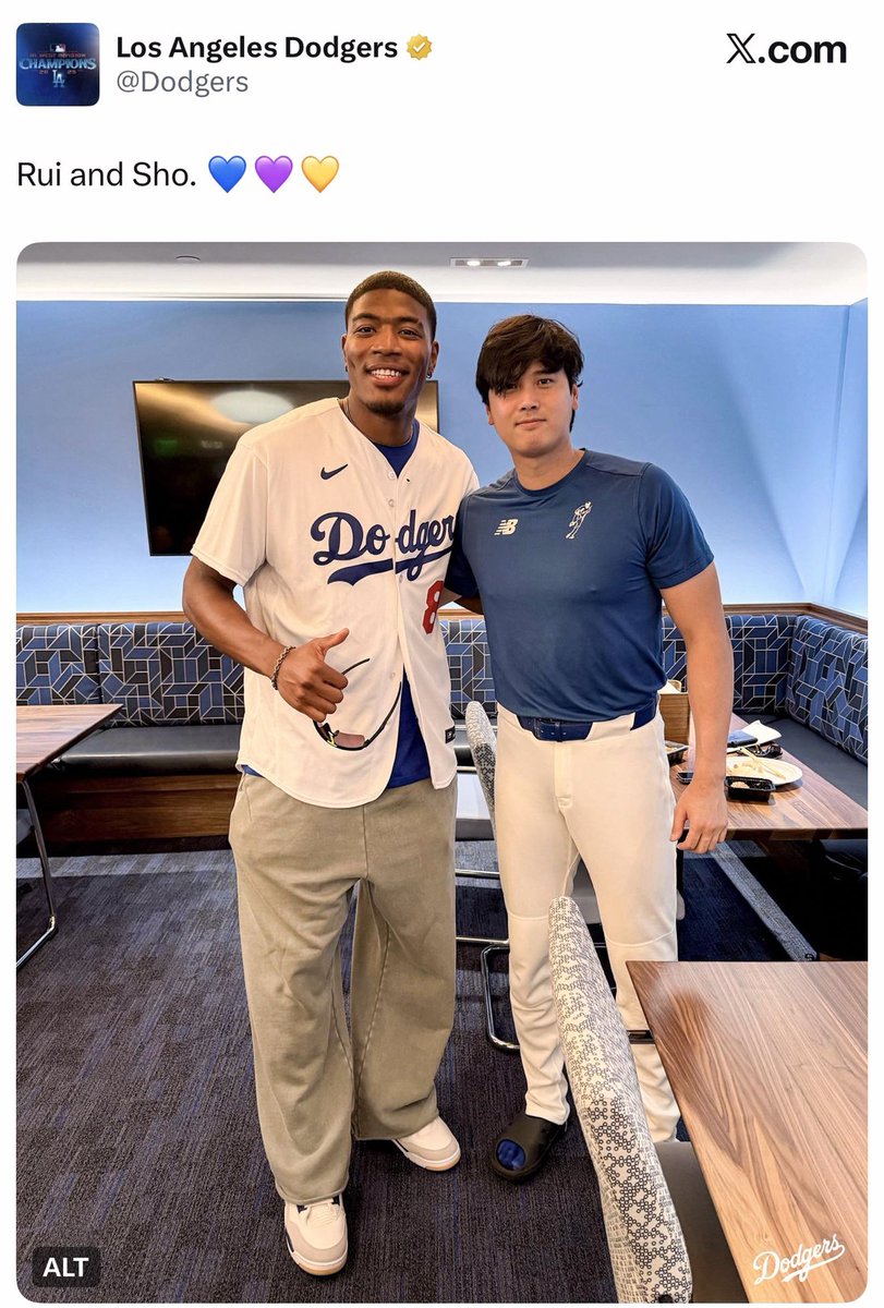 Rui and Shohei tonight before the Dodger game 💙
