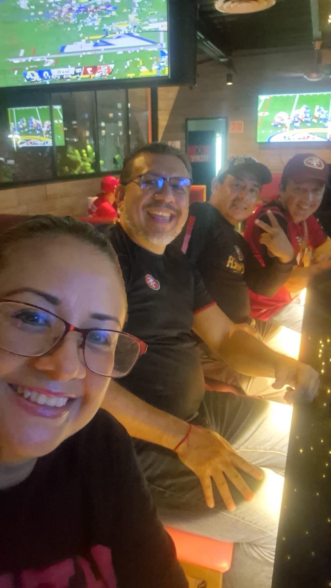Cato_rin's tweet photo. @FOXImpactoNFL Desde Mérida Yucatán la Niners Gang Mérida les manda saludos #FoxImpactoNFL https://t.co/mXbEA1VQvC