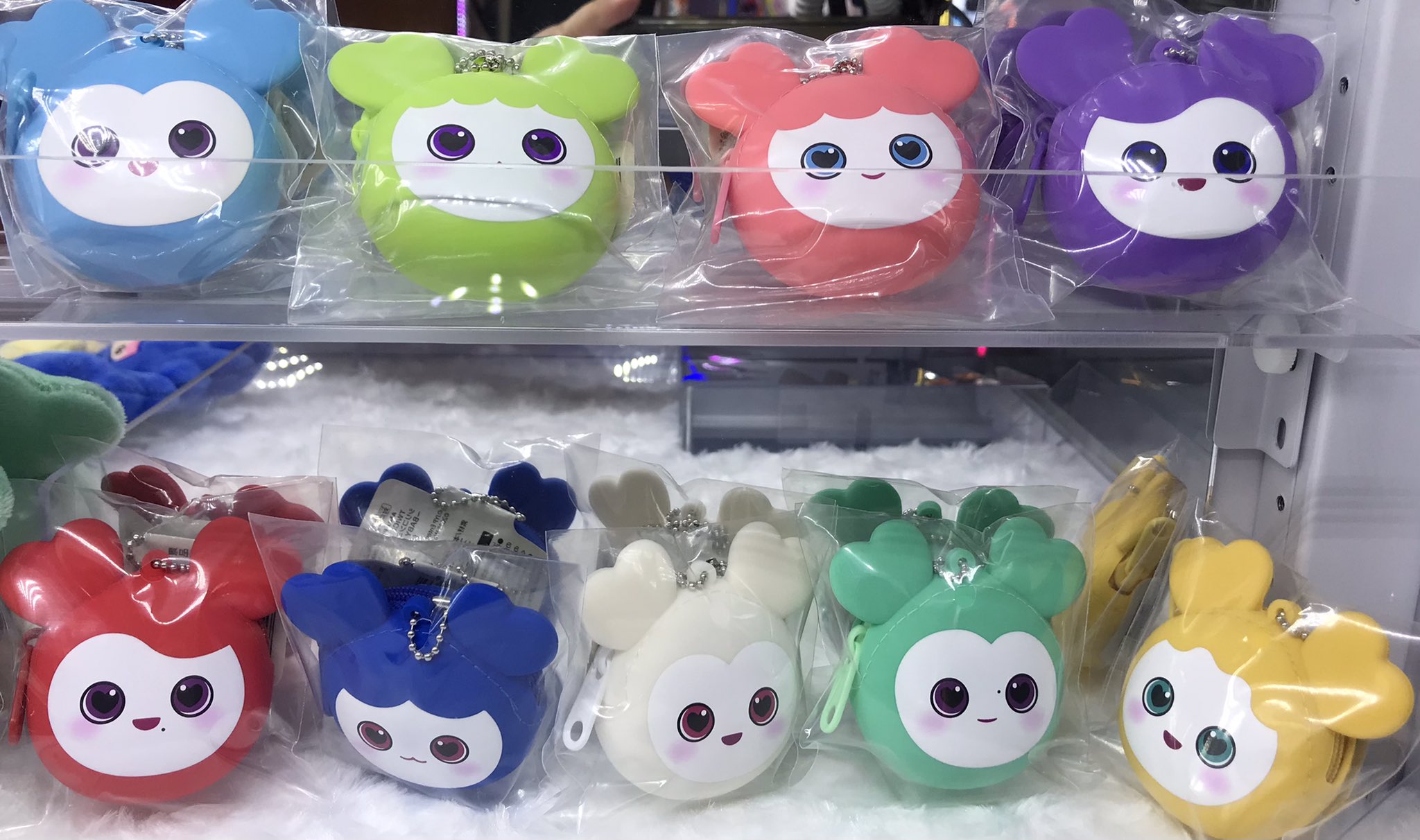 TWICE LOVERYS GIGOスリッパ&シリコンミニウォレットセット GIGO限定】TWICE LOVELYS スリッパ ミニウォレットセット モモ