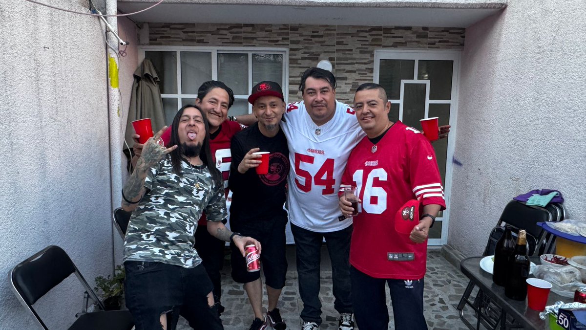 efrbtx's tweet photo. Go Niners !! 
#FoxImpactoNFL
#FTTB https://t.co/fBVEjUA3Ng