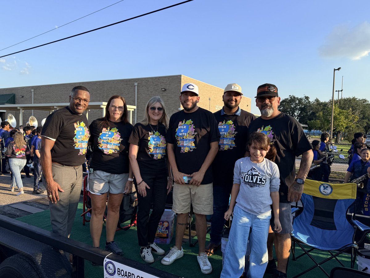 tchill_'s tweet image. A huge thank you to our Channelview ISD Board of Trustees for leading us with pride in today’s Homecoming Parade! Your Falcon Spirit was on full display, and we are grateful for the way you continue to champion our students and community. 
#WeAreChannelview