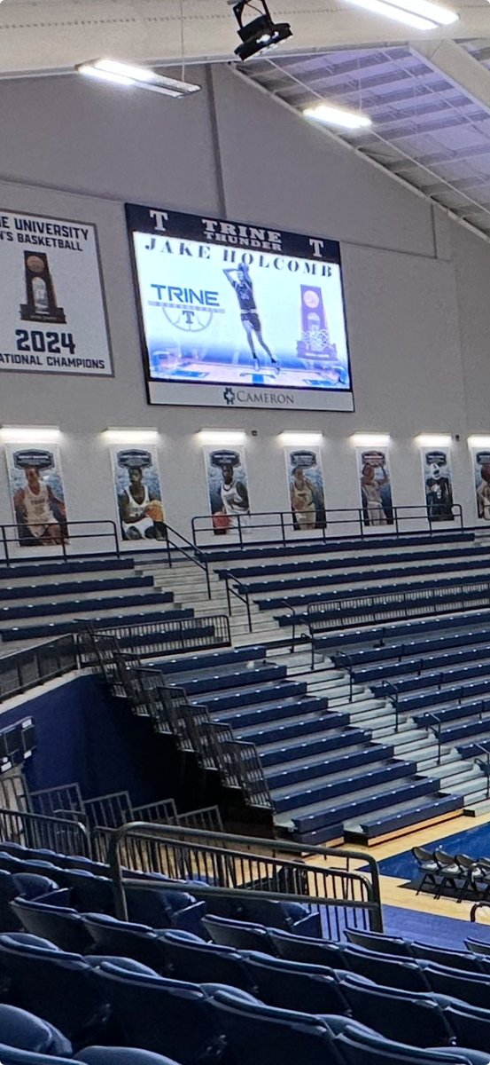 JakeHolcomb2026's tweet photo. Excited to have received an offer from Trine!  Big thanks to Coach VanderWal, Coach Smith, and Coach Anderson for an amazing visit
@CoachVanderWal @PeteSmith_30 @isaac3anderson @TrineThunderMBB @coachjansen @HCHSMensHoops @tingalls13 @wmlakersbball @NorthcoastAAU https://t.co/unqRQOjh1w