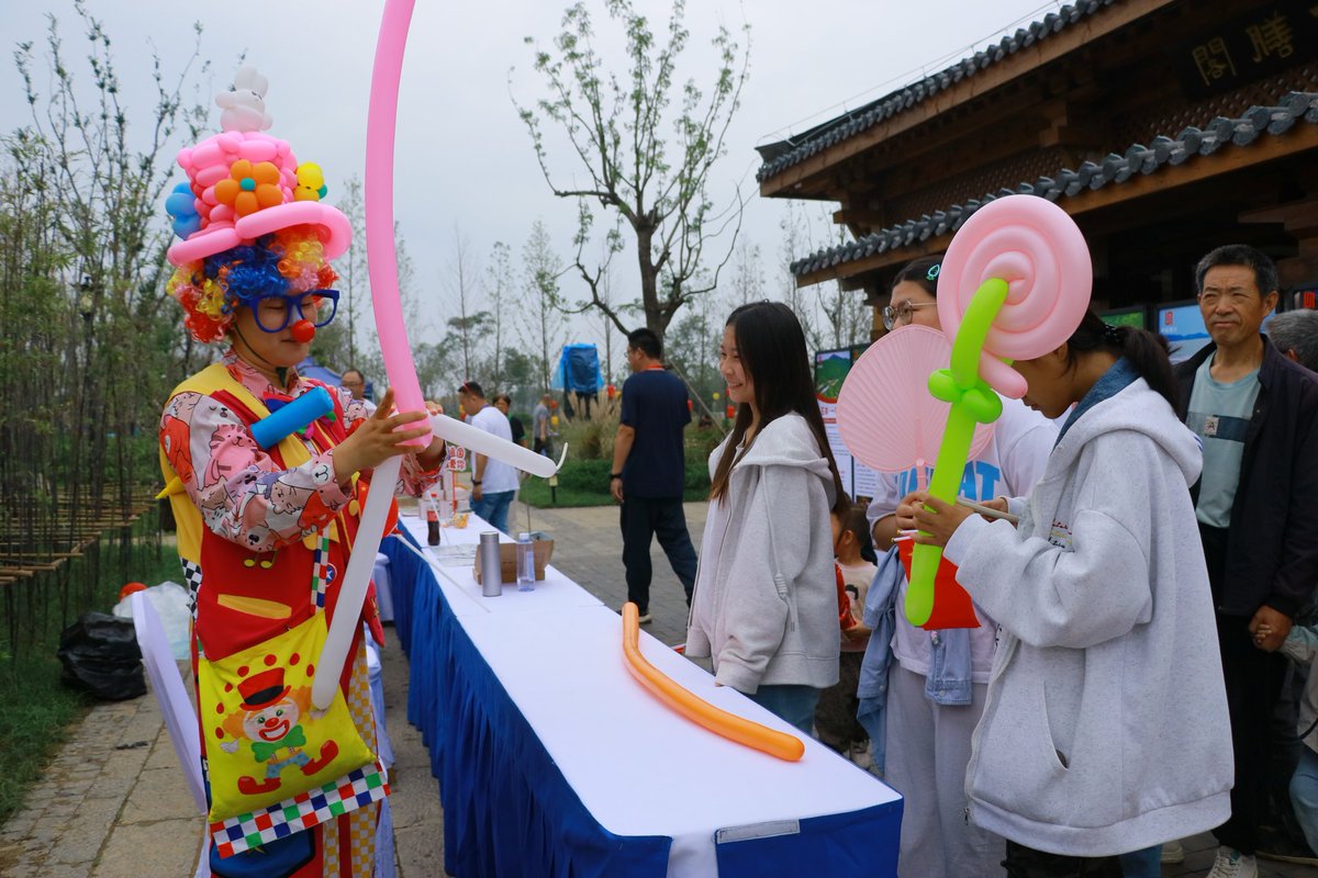 GuzhenC37467's tweet photo. 🎏🧨🎈Let the music play! During the National Day holiday, Gaixia Site Park in #Guzhen, Bengbu, Anhui was bustling with activity!🎉🎉🎉 https://t.co/J9y4O4MEct