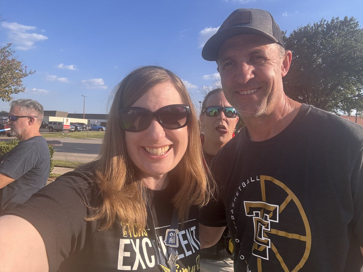 Lori Rapp (@loridrapp) on Twitter photo My annual <a href="/TheColonyHS/">The Colony HS</a> Homecoming Picture with <a href="/TheColonyHoops/">The Colony Basketball</a>  Coach Ryan with a photo bomb courtesy of <a href="/TheColonyPolice/">The Colony Police</a> SRO Officer Nichols!  #OneLISD #RappontheRoad My annual <a href="/TheColonyHS/">The Colony HS</a> Homecoming Picture with <a href="/TheColonyHoops/">The Colony Basketball</a>  Coach Ryan with a photo bomb courtesy of <a href="/TheColonyPolice/">The Colony Police</a> SRO Officer Nichols!  #OneLISD #RappontheRoad