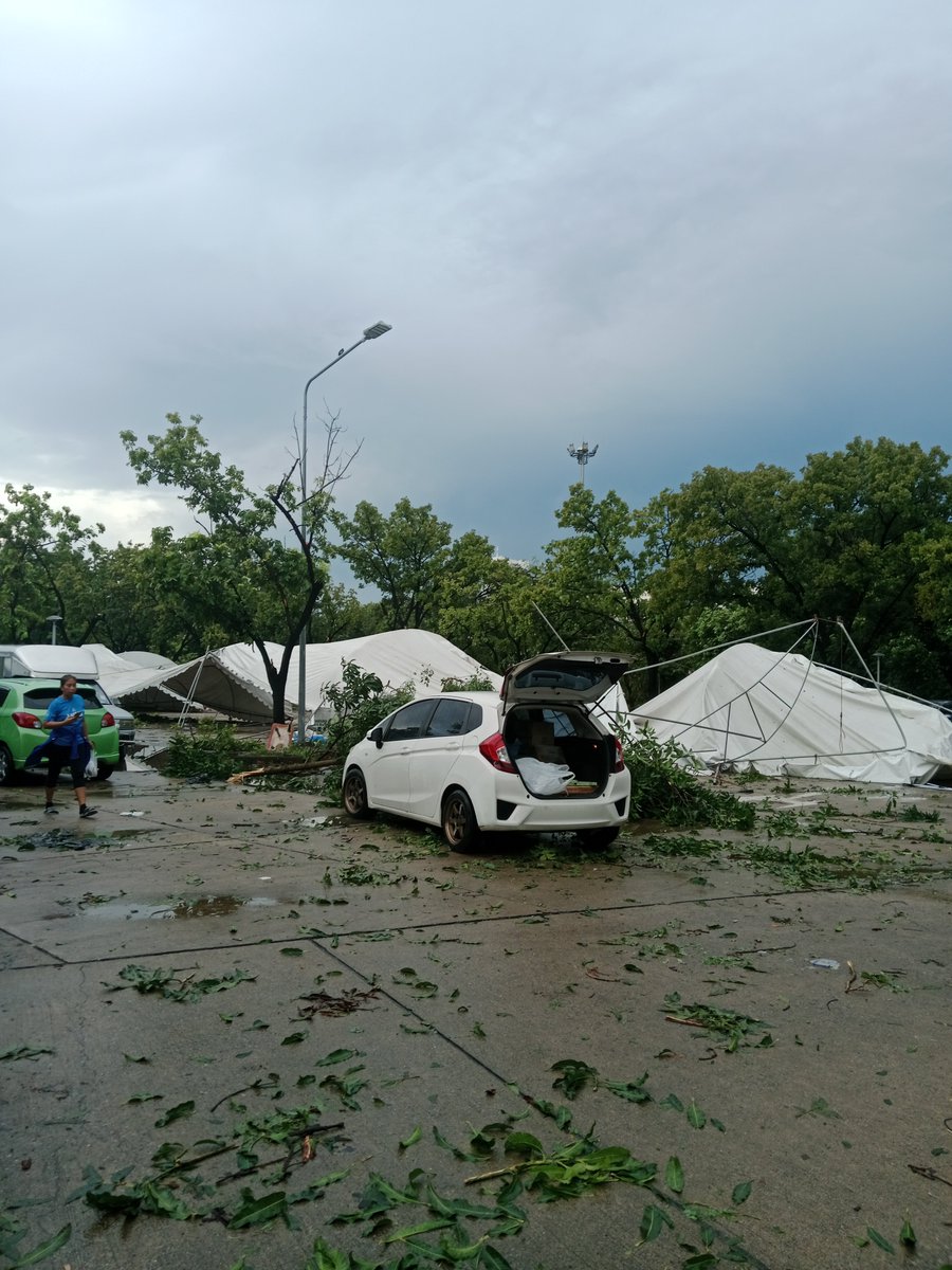 ในมสธ.ก็พังเละเทะหมดเลยเช้านี้