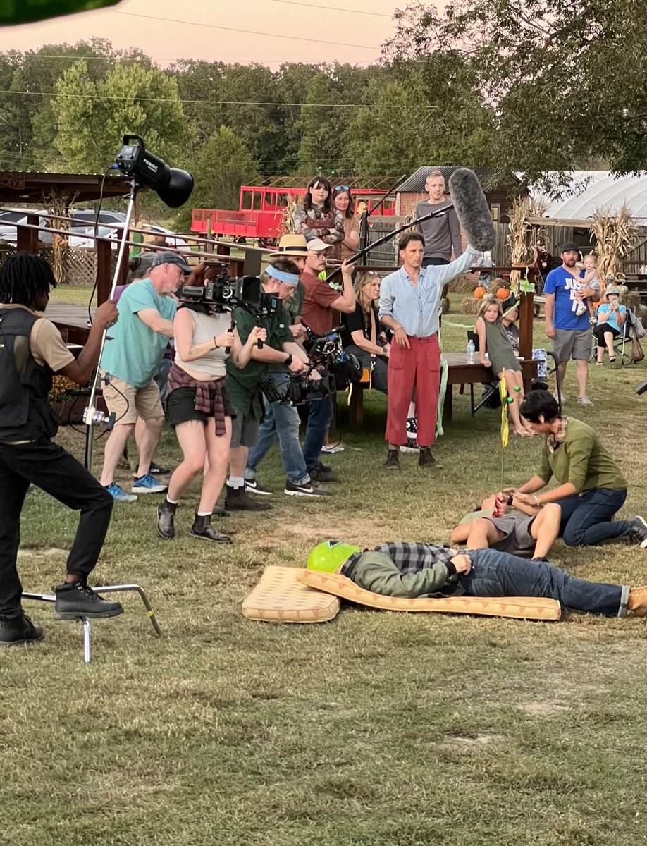 2 weekends down &amp; 4-5 more to go! It’s been a life changing experience already. Tomorrow is my birthday, Should you feel inspired, you can send donations below. Every dollar goes to these gifted artists. #spnfamily

Venmo: @artistgp2
Cash App: $artistglennpayne