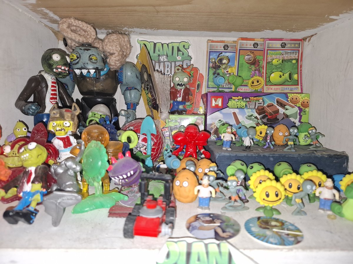 MPstudiosInc's tweet photo. @PlantsvsZombies This is my PvZ collection! I love this franchise with all my heart! I hope you check it out. #PvZCollection https://t.co/YC2xV7kyVJ