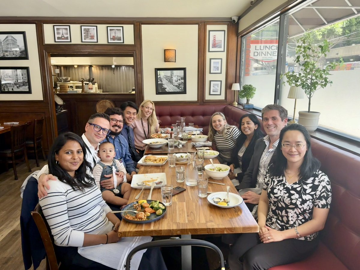 Best part of #ASTRO2025 was to see my colleagues/friends from the east coast! Mini-Sinai reunion <a href="/StasLazarev/">Stanislav (Stas) Lazarev, MD</a> <a href="/crodriguezrusso/">Carlos Rodriguez-Russo</a> <a href="/MSROResidents/">Mount Sinai Radiation Oncology Residents</a>