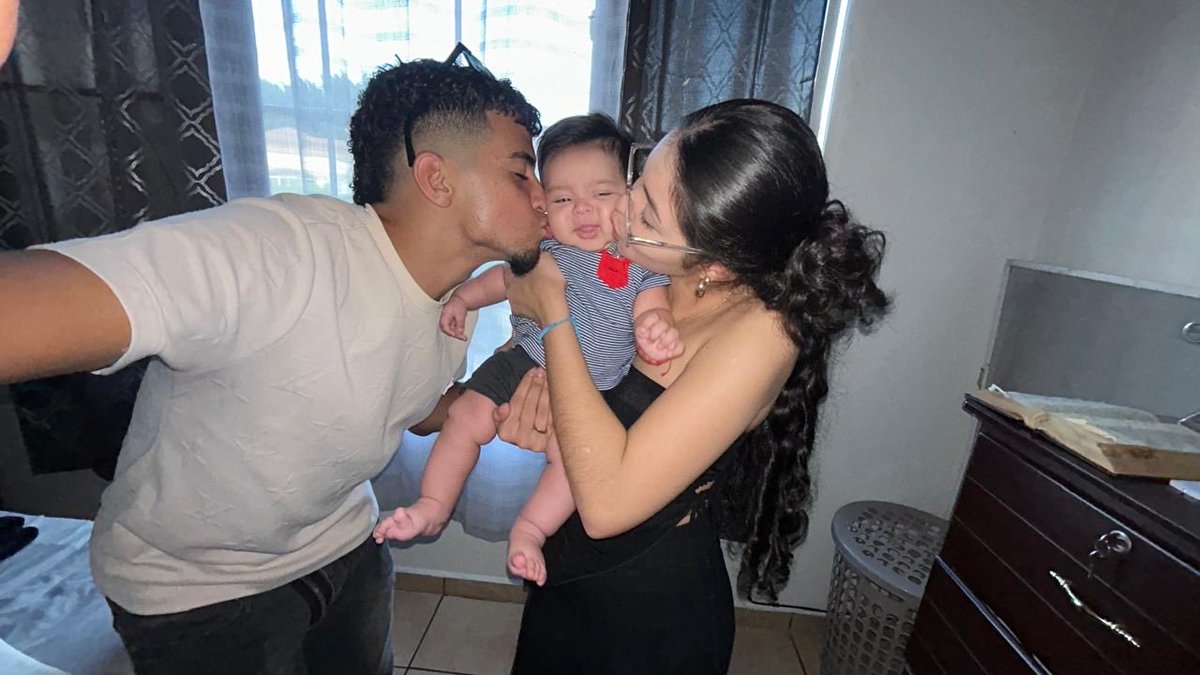 Babinlopez7's tweet photo. Más que completo, gracias Dios🥹 https://t.co/eSR8pBnJss