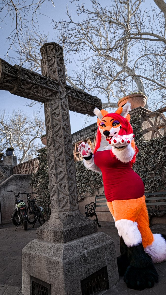 I'll be your light in the darkness 🖤❤️