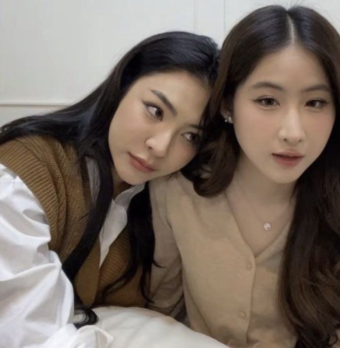 centralfayokobr's tweet photo. A vida tem acontecido e o tempo tem sido escasso.
Ainda estamos aqui, como podemos, como conseguimos, com muito amor e, sempre, com saudades. ❤️‍🩹

#FayeYoko https://t.co/jp4lMqP4Jx