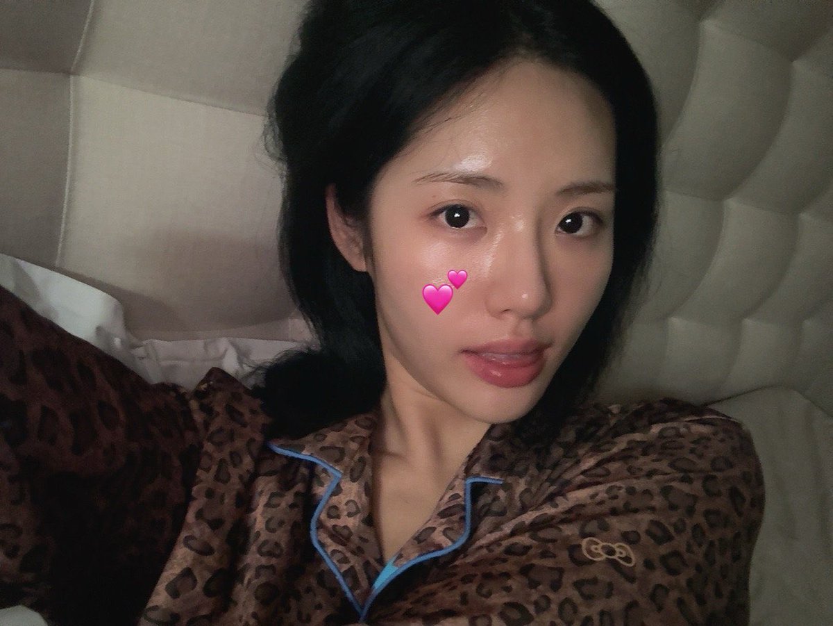 nidupal's tweet photo. 연하여치니취향 섹시잠옷이라 언니맨날머리긁긁 (잠옷까진뭐라할수없어서 https://t.co/QADzEX59jz