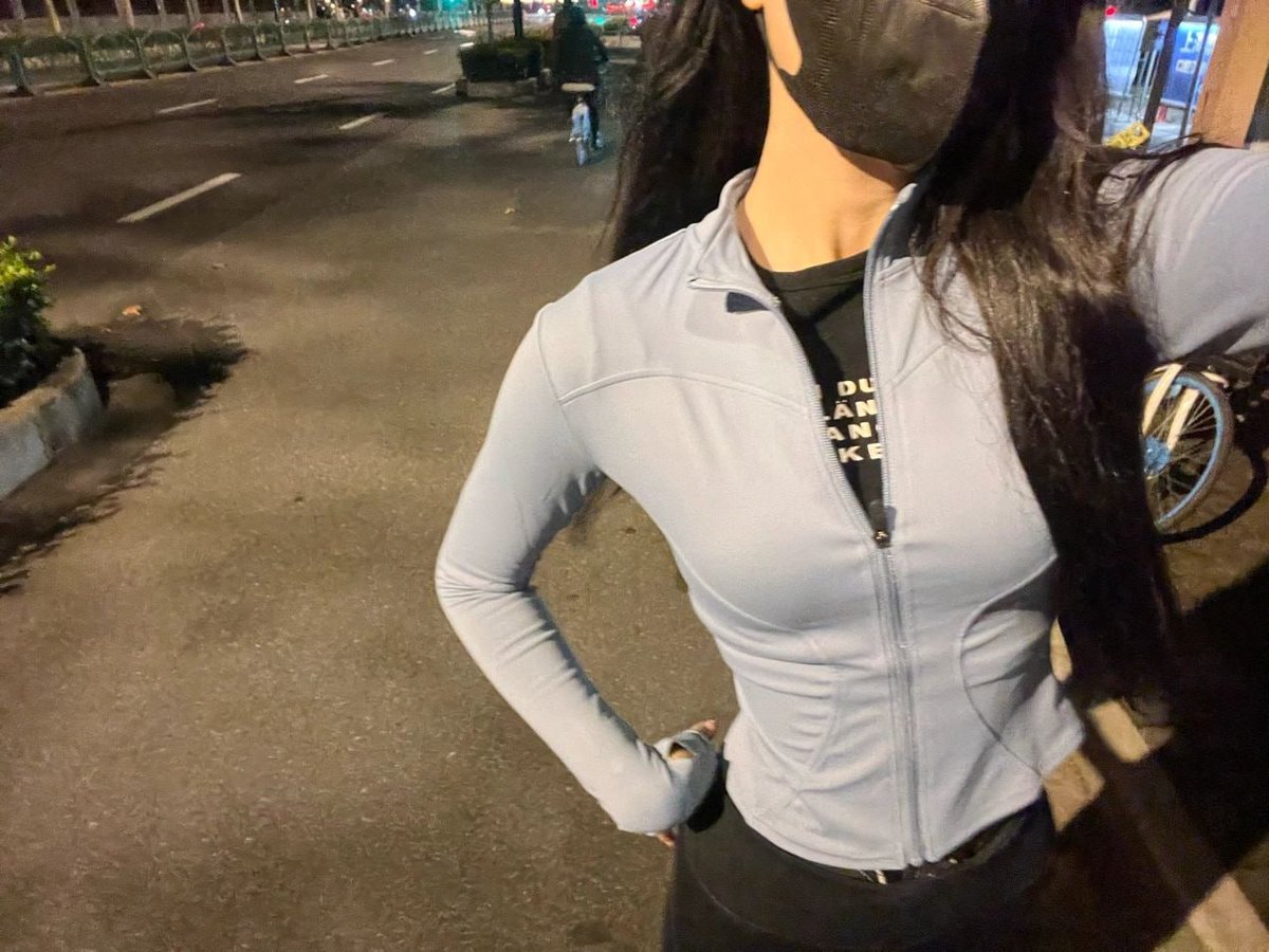 miguelgamesfor1's tweet photo. 🌙🏃‍♀️ Night run, clear mind, strong heart. #NightRun #GirlPower #RunningVibes https://t.co/A1gb7rebhz