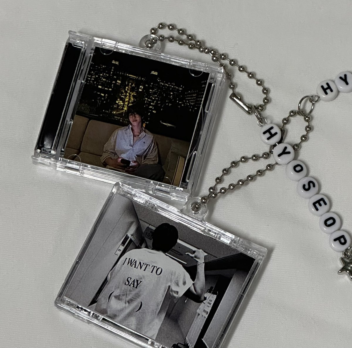 paulsocute's tweet photo. #RT 추첨 2분께 안효섭 미니 CD 키링 나눔합니다 ✿

*NFC 기능이 있어 핸드폰 앞/뒷면에 대면 
안효섭-Reality 링크가 나와요 ෆ•͈ ·̫ •͈ෆ

택배비 본인부담🙇🏻‍♀️

10/7 (화) 효섭시에 추첨🍀✨
많관부…..//♡ https://t.co/4XPHYI62JF