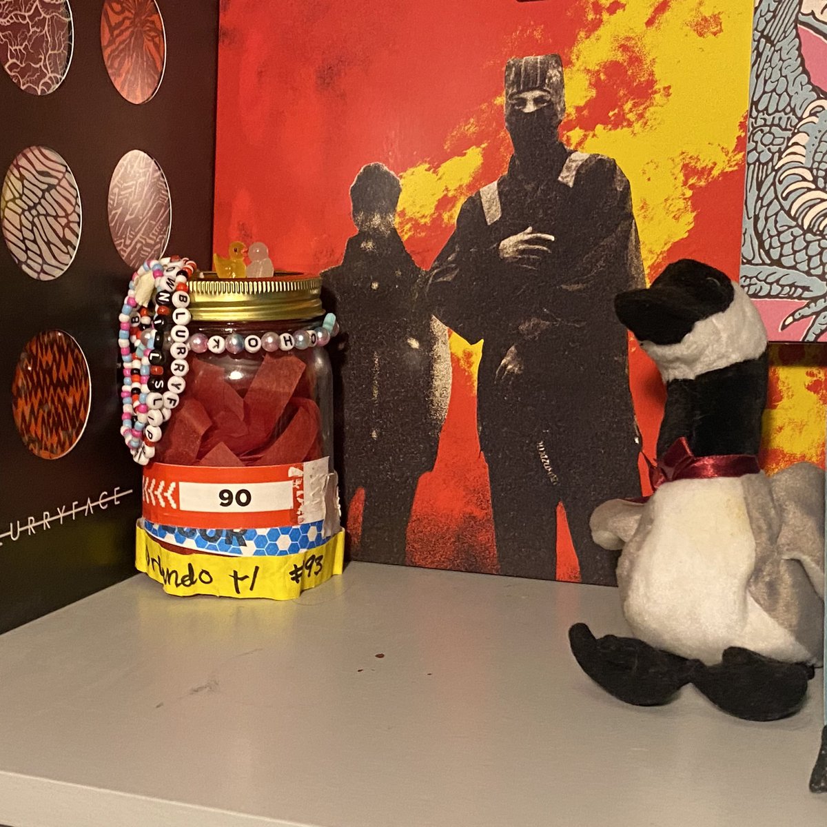 checkthewindows's tweet photo. My shelf >>> https://t.co/IjJDglUVjs
