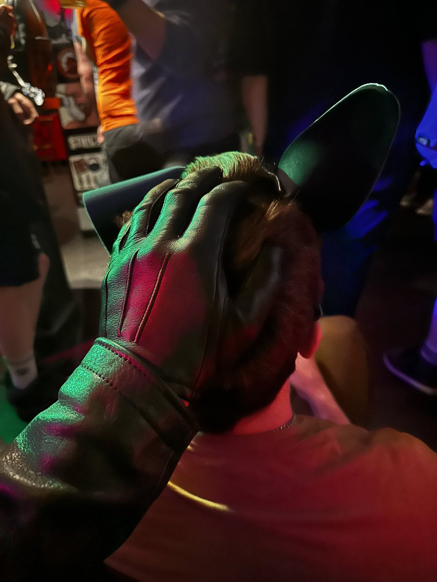 Mr Ulysses Max, Handler tweet media