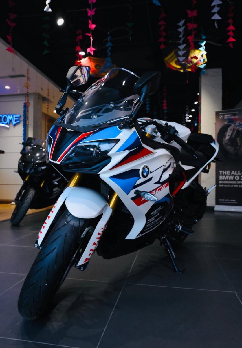 Protagonisttttt's tweet image. Welcm our new baby in the house!!!!
#bmwbike
#HappyDusshera