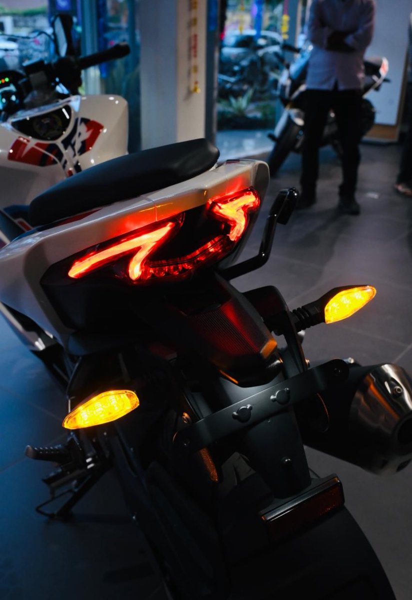 Protagonisttttt's tweet image. Welcm our new baby in the house!!!!
#bmwbike
#HappyDusshera