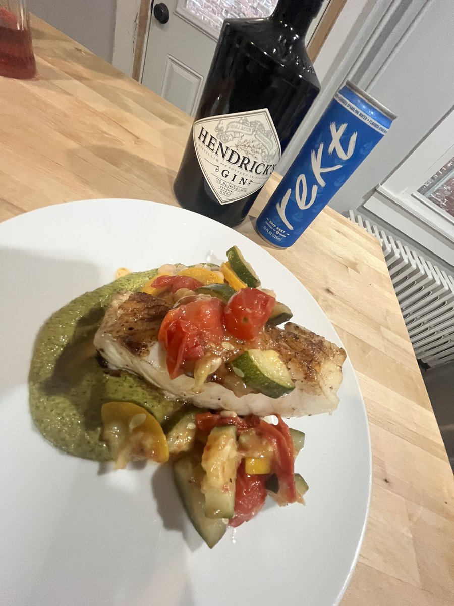 Day 28 of convincing <a href="/osf_rekt/">OSF</a> I belong on the $REKT golf team.

I’m a decent cook too. 

$REKT pairs great with everything.