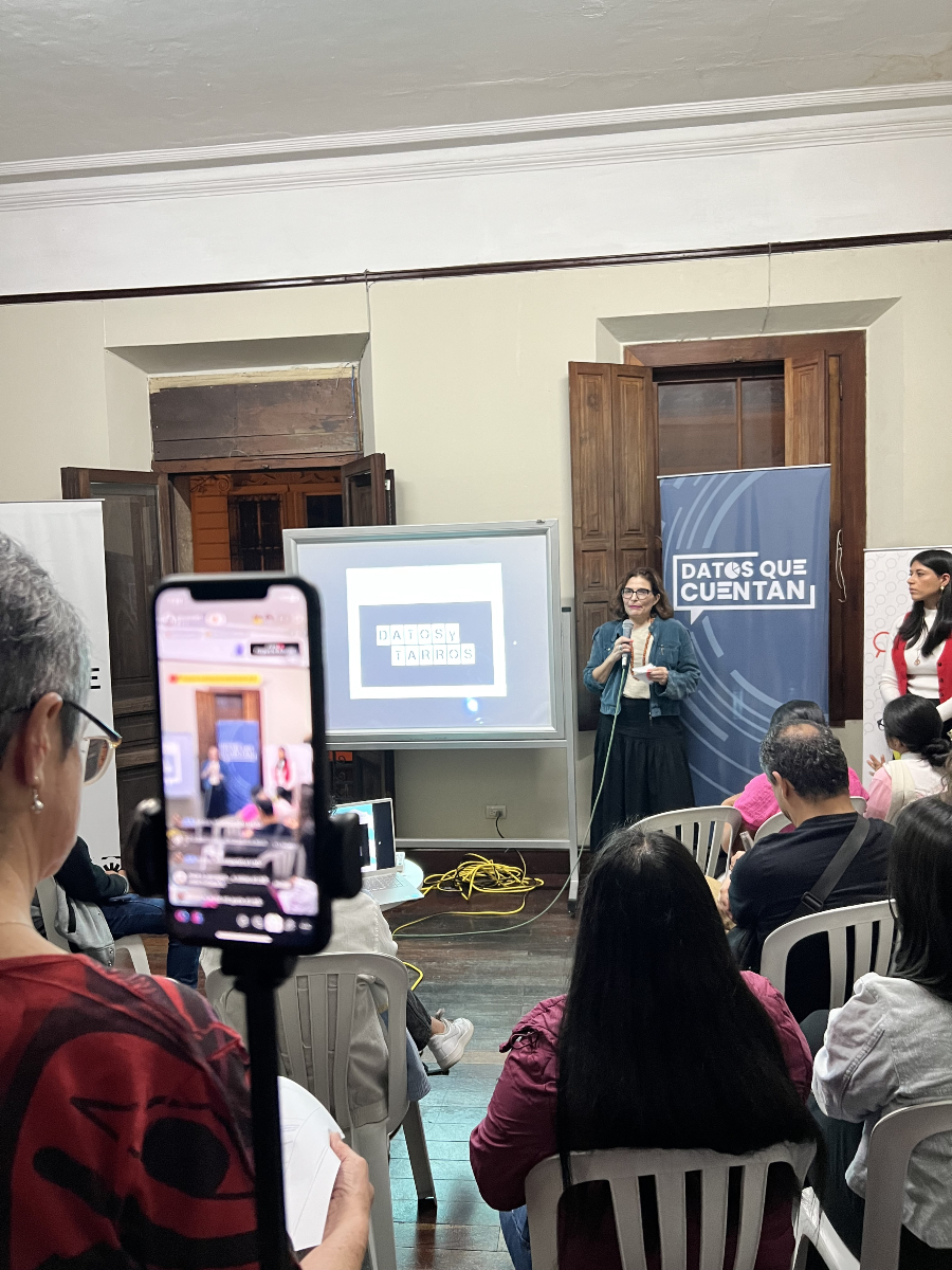 _ojoconmipisto's tweet photo. Si las #LluviasGT🌧️ te tienen atrapado en el tráfico y no has llegado a #DatosYTarros🍻, ¡estamos transmitiendo en vivo desde #ExpansivaFestival!⚡️ Sigue la conversación organizada por @DialogosGuate junto con @AgenciaOcote y @_ojoconmipisto👇
https://t.co/7c2Va3iJhA https://t.co/YX2yQoZY0o