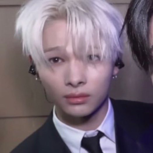 niikist's tweet image. his favorite color is 5 💔💔