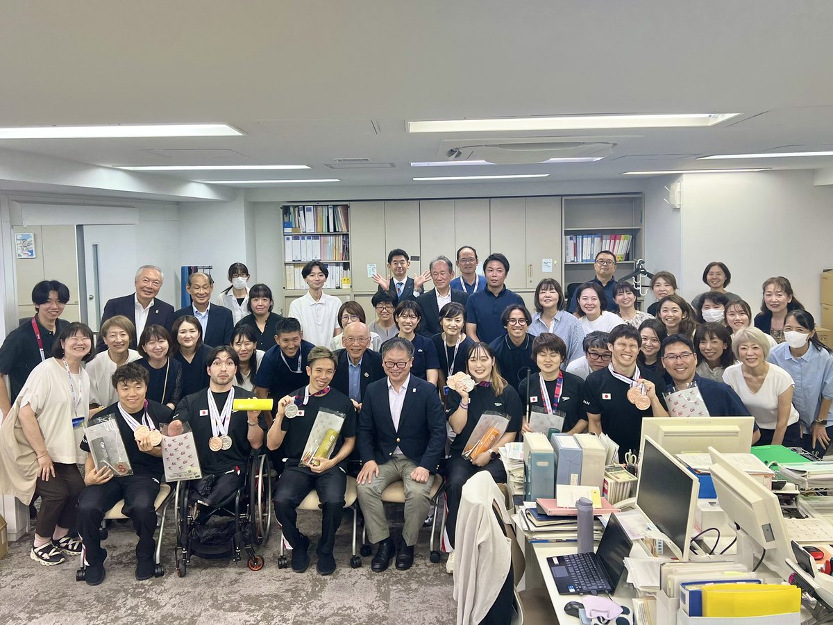 paralympic_jpc's tweet image. パラ世界選手権大会メダリストの皆さまに
JPC職務室へ、
ご報告・ご訪問いただきました🌊

遠征のことや、普段の練習について等
職員と交流していただきました！！！！！
ありがとうございます🌱

#jpc 
#パラ水泳