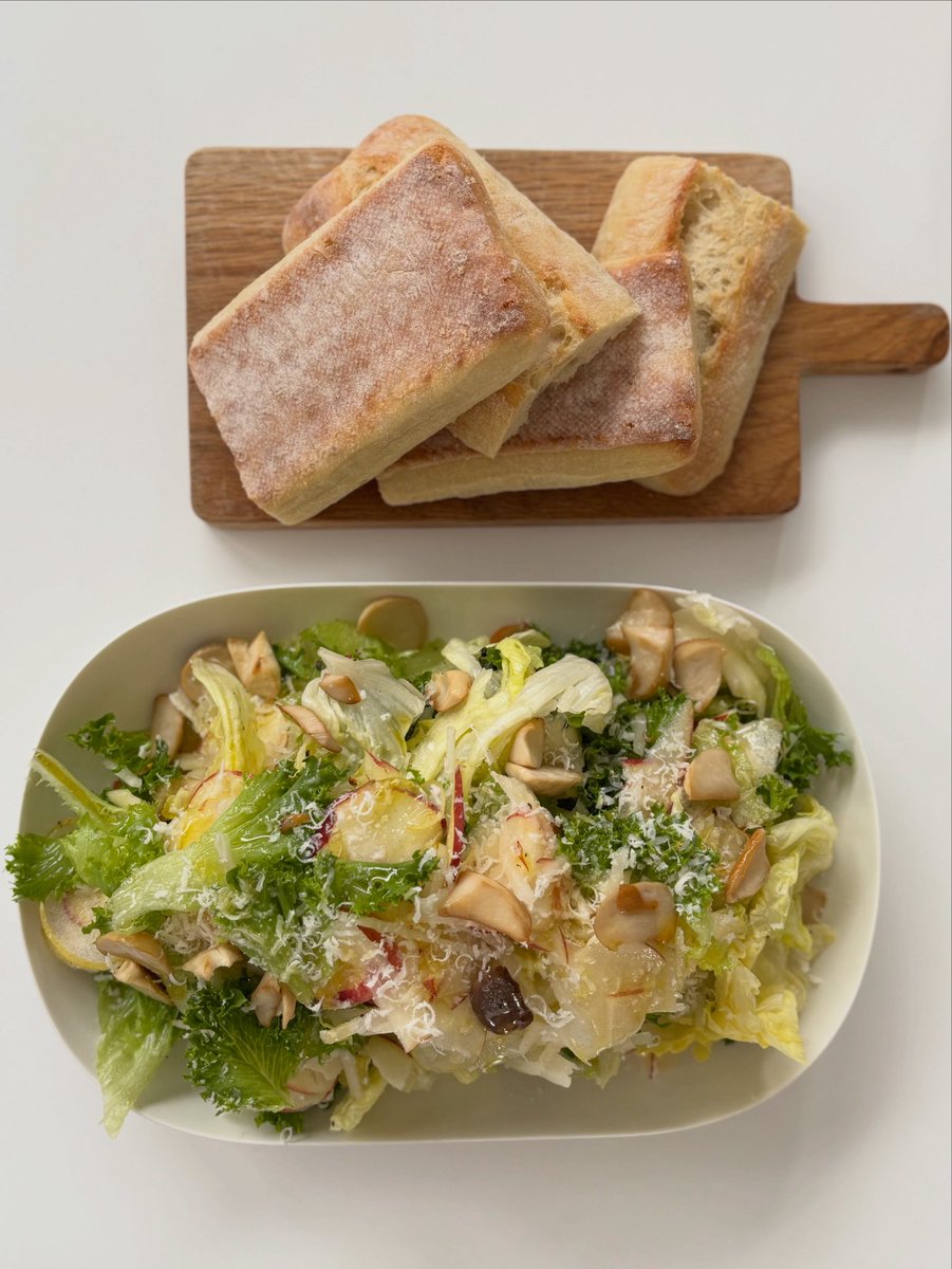 guroomilstudio's tweet photo. 오늘 아침 샐러드 🥗 무화과잎시럽을 뿌려서 완성! 무화과를 잘라 넣지 않아도 무화과맛이 납니다. 이 맛을 많은 분들이 경험해보면 참 좋겠다! 무화과잎시럽 만드는 방법은 https://t.co/t3i5EcoMZI https://t.co/OI26u1oZ4L