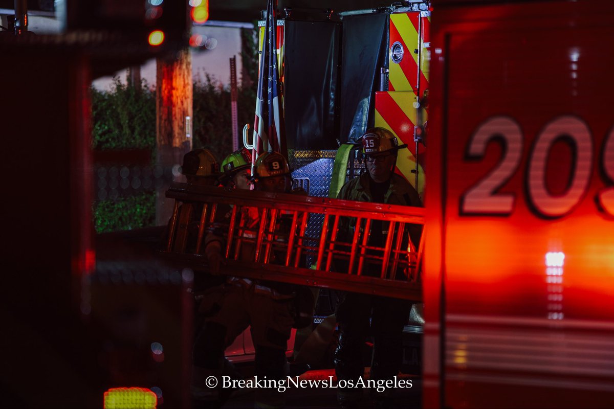 BreakingNewsLosAngeles tweet media