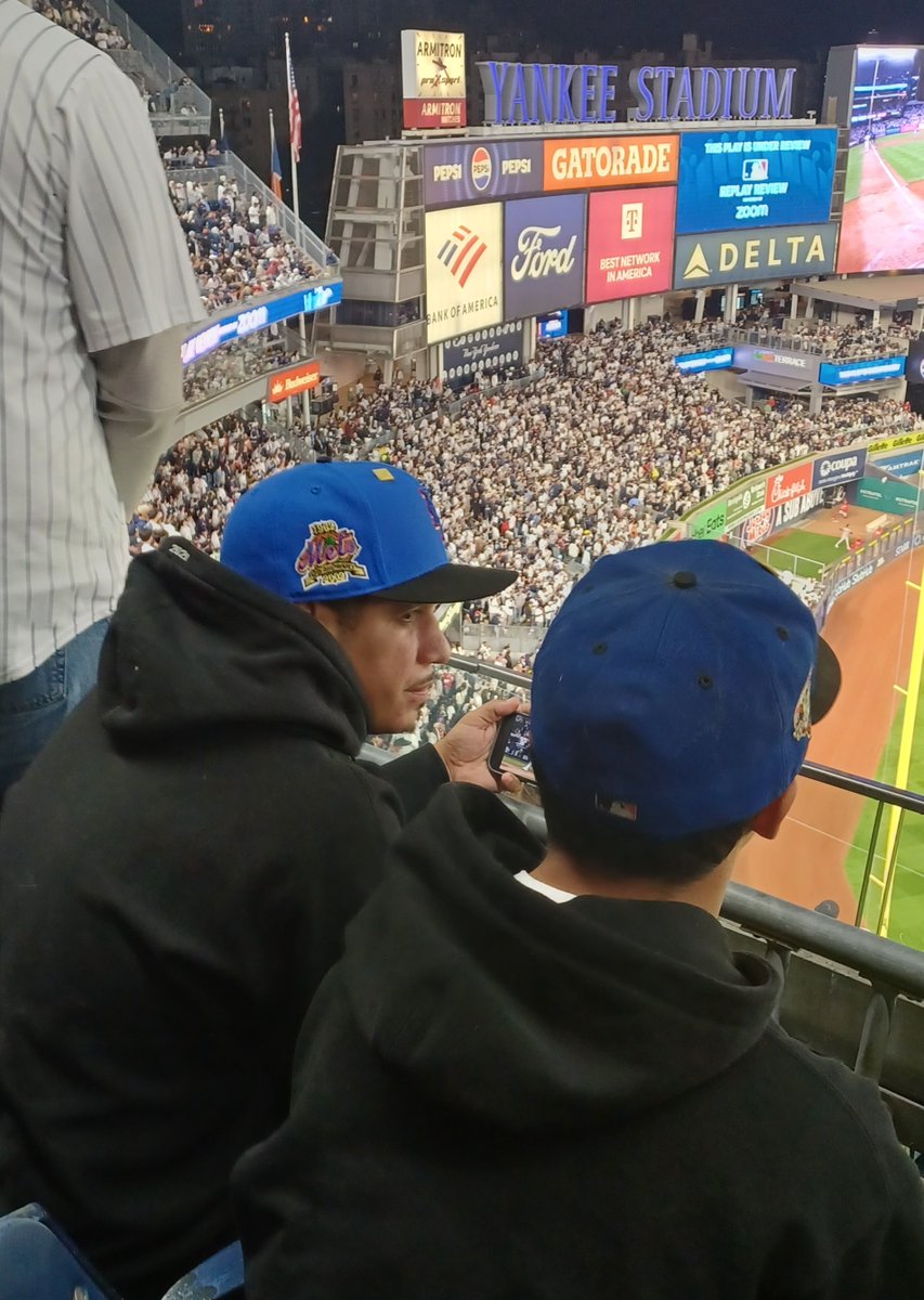 Disgruntled #Mets fans taking in the action at #ALWildcard game 3

#WFAN #WEEI #Yankees #RedSox #SBNNation #NYPost