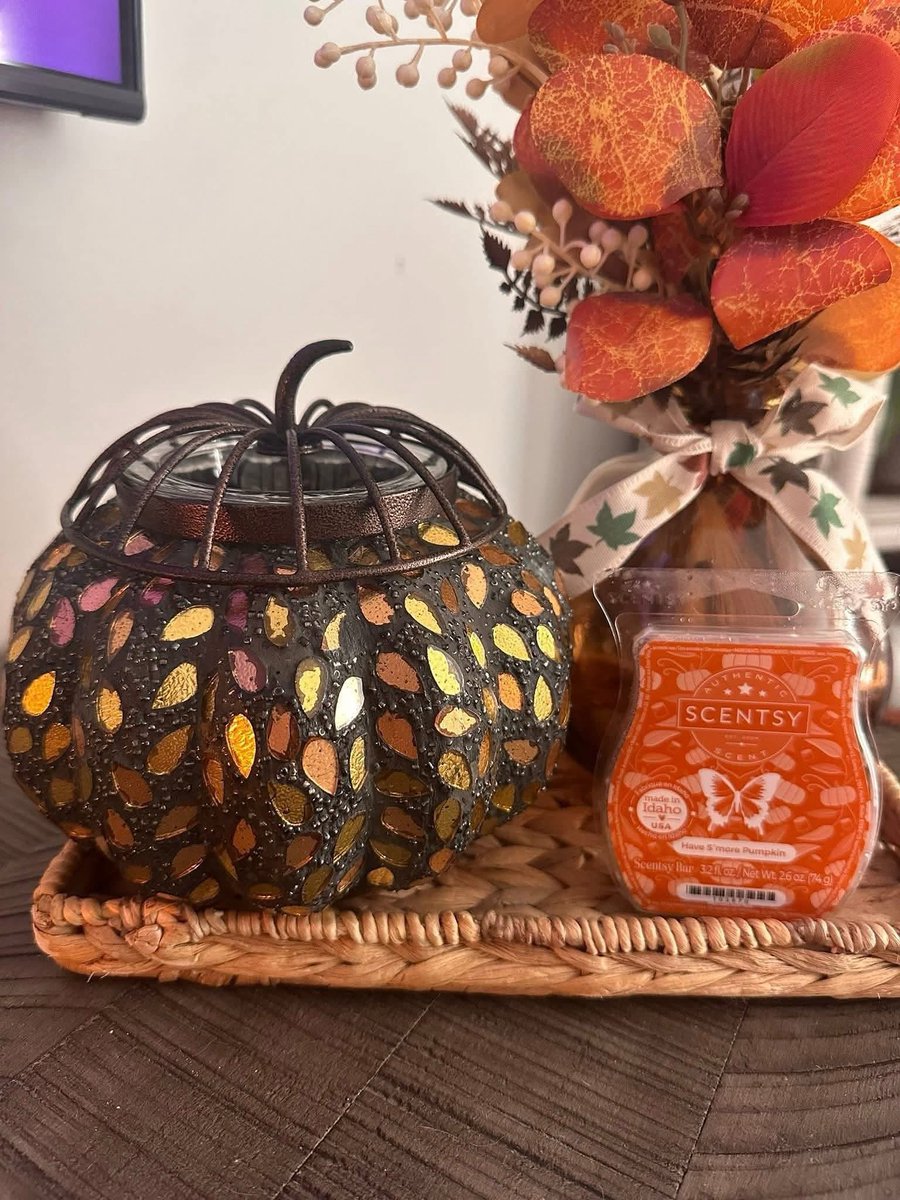 Our warmer and scent of the month are 10% off in October 👻